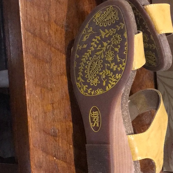 Shoes - Picture 6 of 8